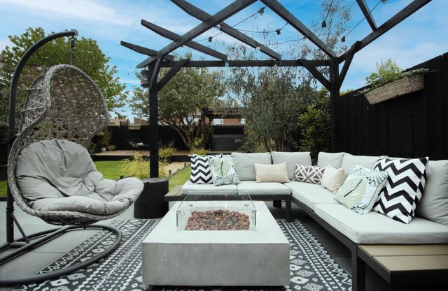 The Longsands Home- Coastal Retreat with Hot Tub