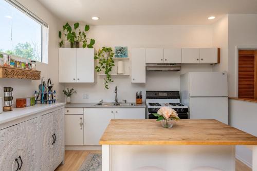 The Malibu Retreat Apartments