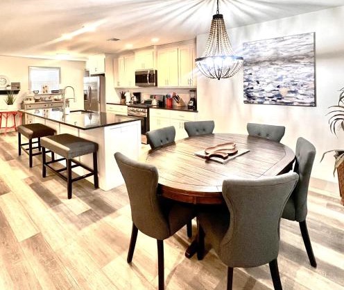 The McKinney dentrally located a few blocks from Emma St and Downtown four bedrooms