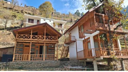 The mysteryworld a-wooden tree cottage jibhi