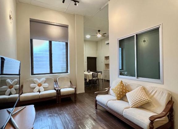 The Neighbour KKB - Rooms with shared bathroom - Whole unit has 4 rooms