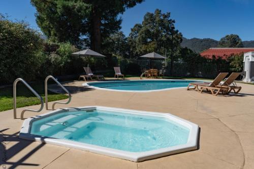 The Orchard Hotel Ukiah Wine Country Free Breakfast, Pool, & Hot Tub