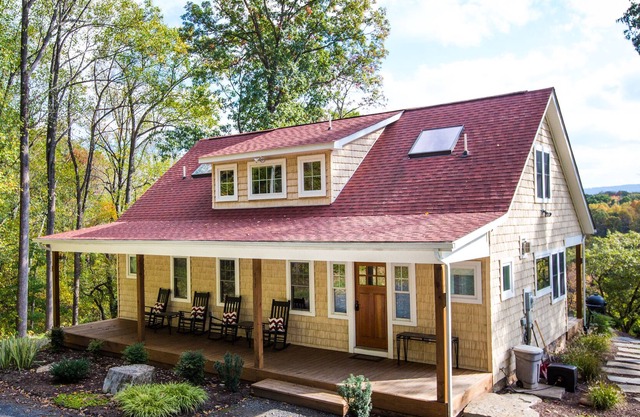The Overlook Cottage - Spectacular River and Mountain Views