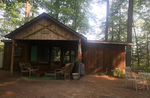 (The Pad) Rustic 2 bedroom cabin on Nichols Lake