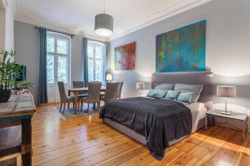 The Paul, Cozy 3 Bed room apartment, group & family friendly, central location, ideal for 4 - 7 Guests