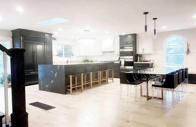 The perfect family get-together home! 1 Acre. Full of toys & fun. Near Reservoir