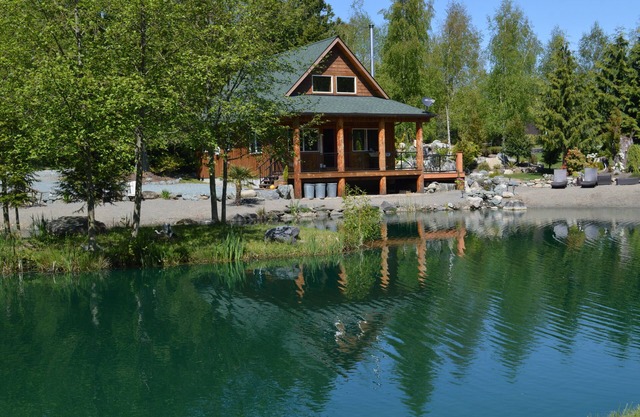 The Perfect Rustic Luxurious Getaway Cabin