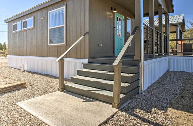 ‘The Quail’ - Silver City Retreat with Views!