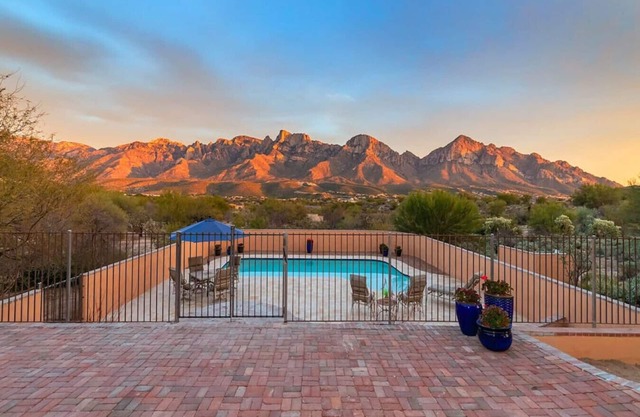 The Ranch, Secluded Southwestern Charm with Massive Catalina Mountain Views