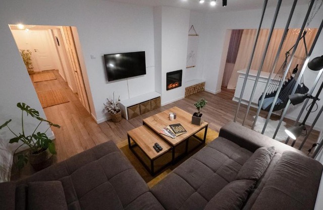 The Retreat - Heartwarming Fireplace 3-Room Apartment