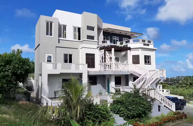The Ridge (Modern and Luxurious)