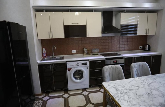 The Rudaki Apartment - Suite with City View 6nn
