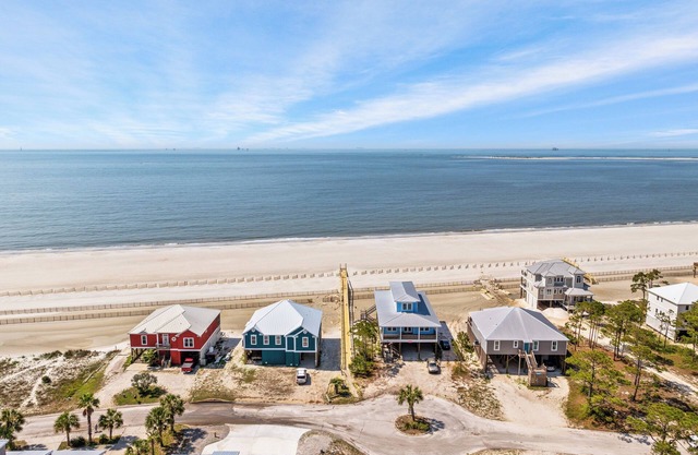 The Sanderling - Family Friendly Large Gulf View Home in Gated Community