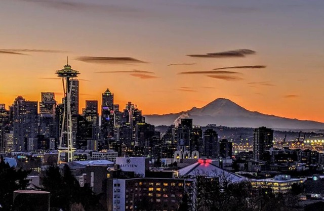 "The" Seattle View & 5-Star Luxury