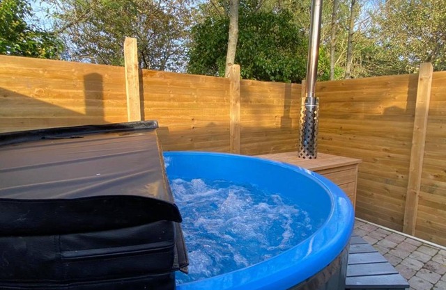 The Secret Garden - Hot Tub North Coast Stay