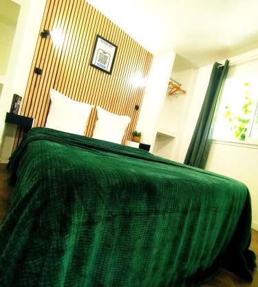 The Secret Motel - Le Jade