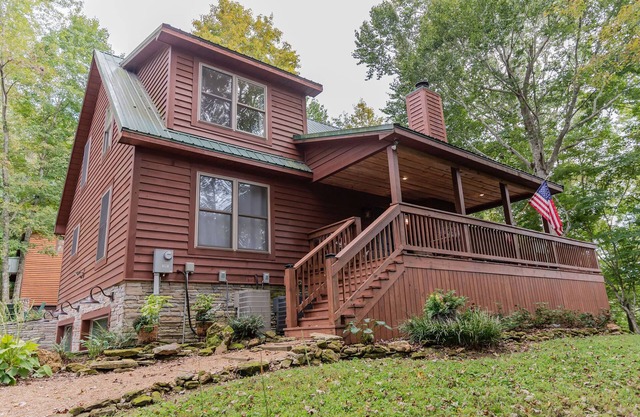The Shady Pine @ Barren River Lake, KY~ Luxury Cabin, Hot Tub, Mammoth Cave