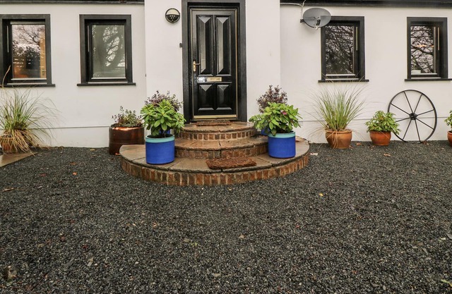 THE STABLES, family friendly, with a garden in Sandhead