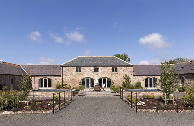 THE STEADING AT WEST LYHAM - stunning, sophisticated five bedroom hideaway