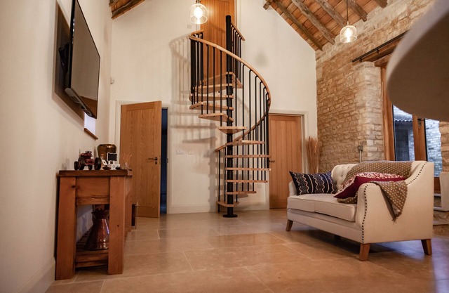 The Studio - A Unique and Luxurious Country Barn Conversion