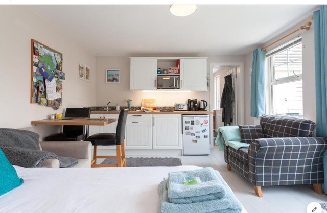 The Studio Castlerock with Hot Tub