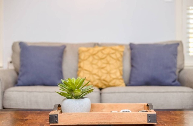 The Texas Bluebonnet - Garden and Spa w/Fast Wi-Fi and Free Parking