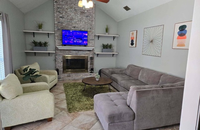 The University of South Alabama Poolside Getaway🇺🇲Veteran Own ⚓️