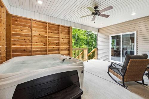 The Veloshire - Half mi to MTB Trails-Hot Tub