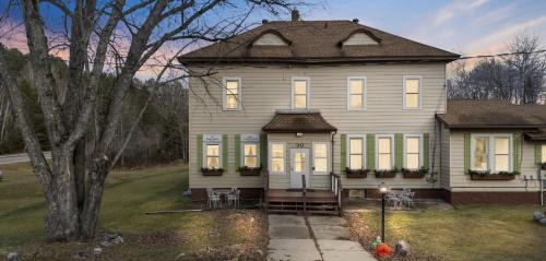 The Vermilion Park Inn