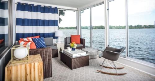 The Verne: Beautiful Waterfront Escape by Picton