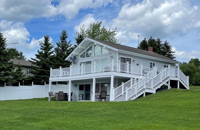 THE VIEW - sleeps up to 11!