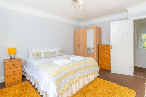 The VIEW Spacious Apartment In Afan Forest Bike Park By StayStaycations