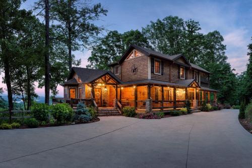 The VUE Over Blue Ridge - 270 Degree Mountain View