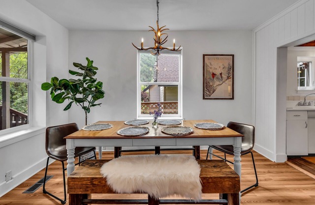 The Where We Roam Log Cabin - Walk to Town with Mountain Views!