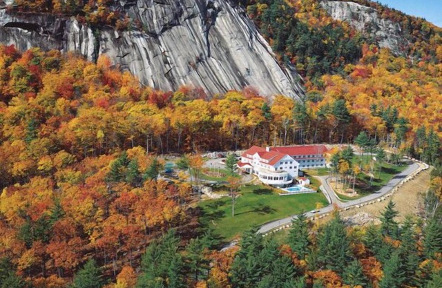The White Mountain Hotel & Resort
