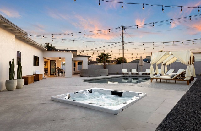 The Wilshire: New 7BD/5BA Luxury Villa Retreat [Heated Pool/Hot Tub Included]