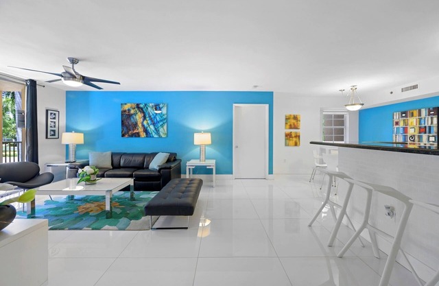 The Yacht club at Aventura, 3BD/2BA Cozy Apt #208 Fully Equipped WI FI