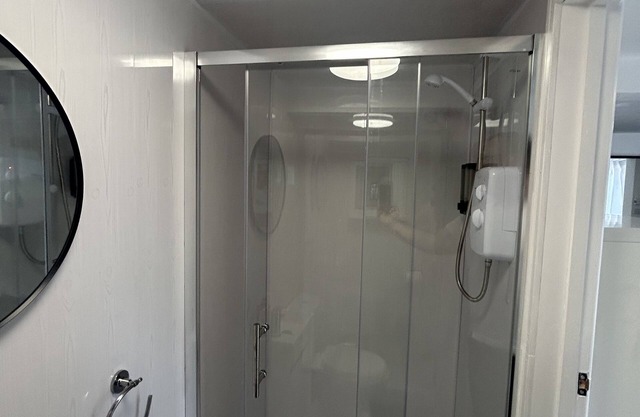 TheHide | Cosy Cabin w/Outdoor Dining in Cranswick