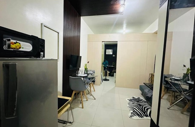 THEOS SUITE1 @TheGrassResidences