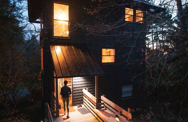 They Architect's Retreat by Oregon Coast Modern @ Neahkahnie Beach