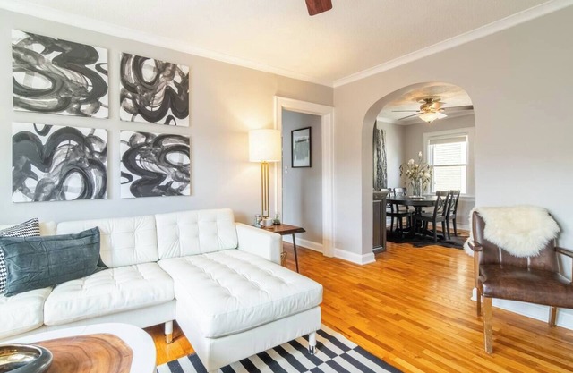 This apartment is a 2 bedroom(s), 1 bathrooms, located in Kansas City, MO.