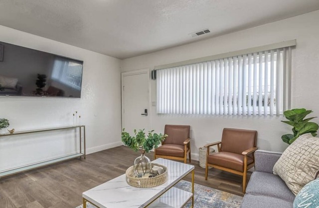 This house is a 1 bedroom(s), 1 bathrooms, located in Livermore, CA.