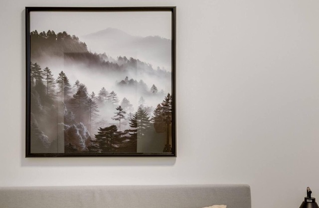 This house is a 2 bedroom(s), 2 bathrooms, located in Calgary, AB.