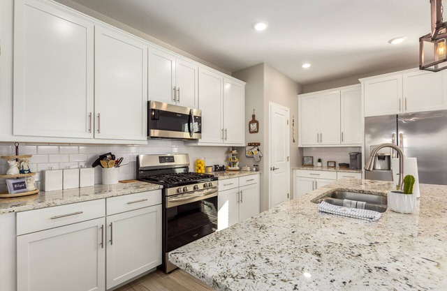 This house is a 3 bedroom(s), 2 bathrooms, located in Buckeye, AZ.