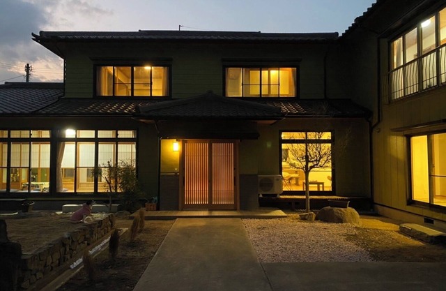 (This inn is not a single building rental.) It is a quiet inn with a blend of Japanese and Western styles. English, Chinese, Taiwanese, and Japanese available Only those 19 years of age or older may stay.