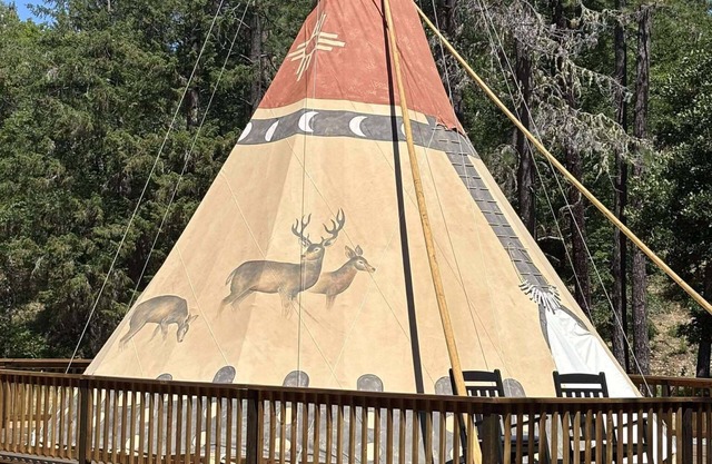 This tipi is a 0 bedroom(s), 1 bathrooms, located in O'Brien, OR.