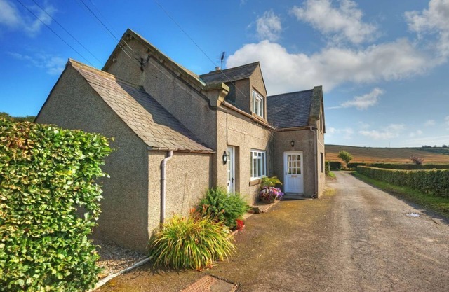 THREE ACRE COTTAGE - peaceful, rural location with impressive views