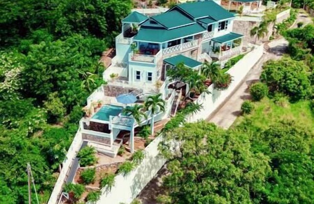 Three Apartment Beachview Home w/Pool