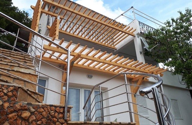 Three bedroom apartment with terrace and sea view Mimice, Omiš (A-14230-a)