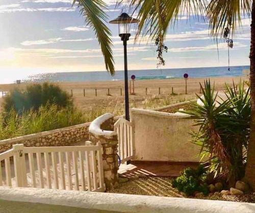Three bedroom house by the sea
